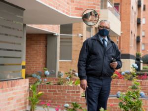 Dia do Porteiro: Homenageando os profissionais que tornam nossas vidas mais seguras em condomínio