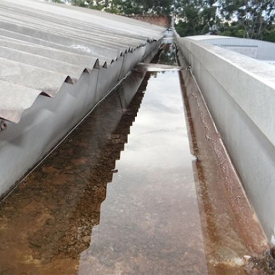 Manutenção em calhas, fiação e prevenção de infiltrações são super importantes no inverno para evitar acidentes.